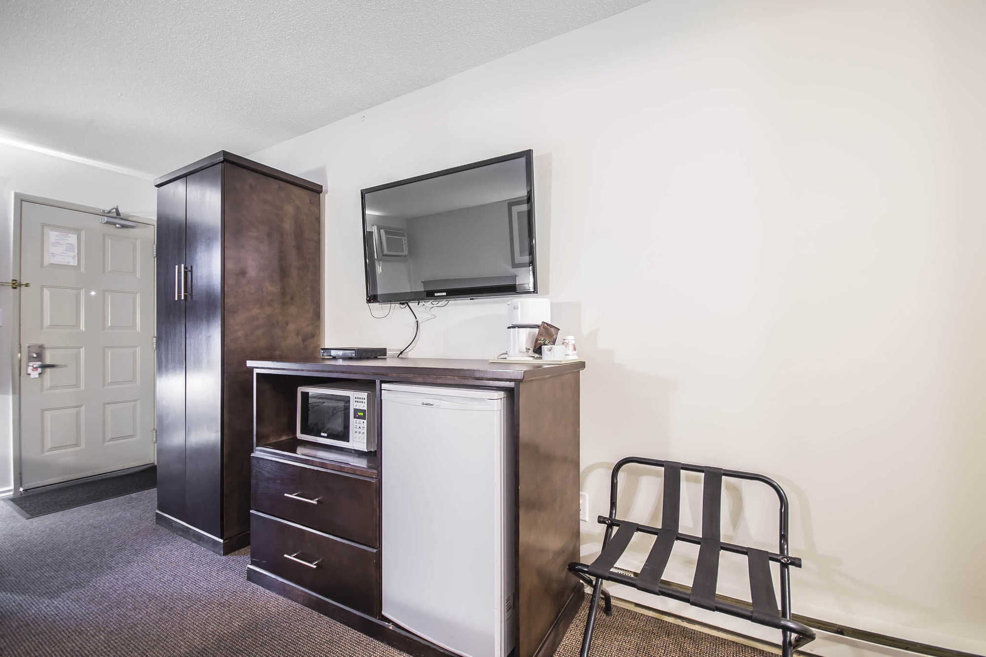 Econo Lodge Вернон Номер фото
